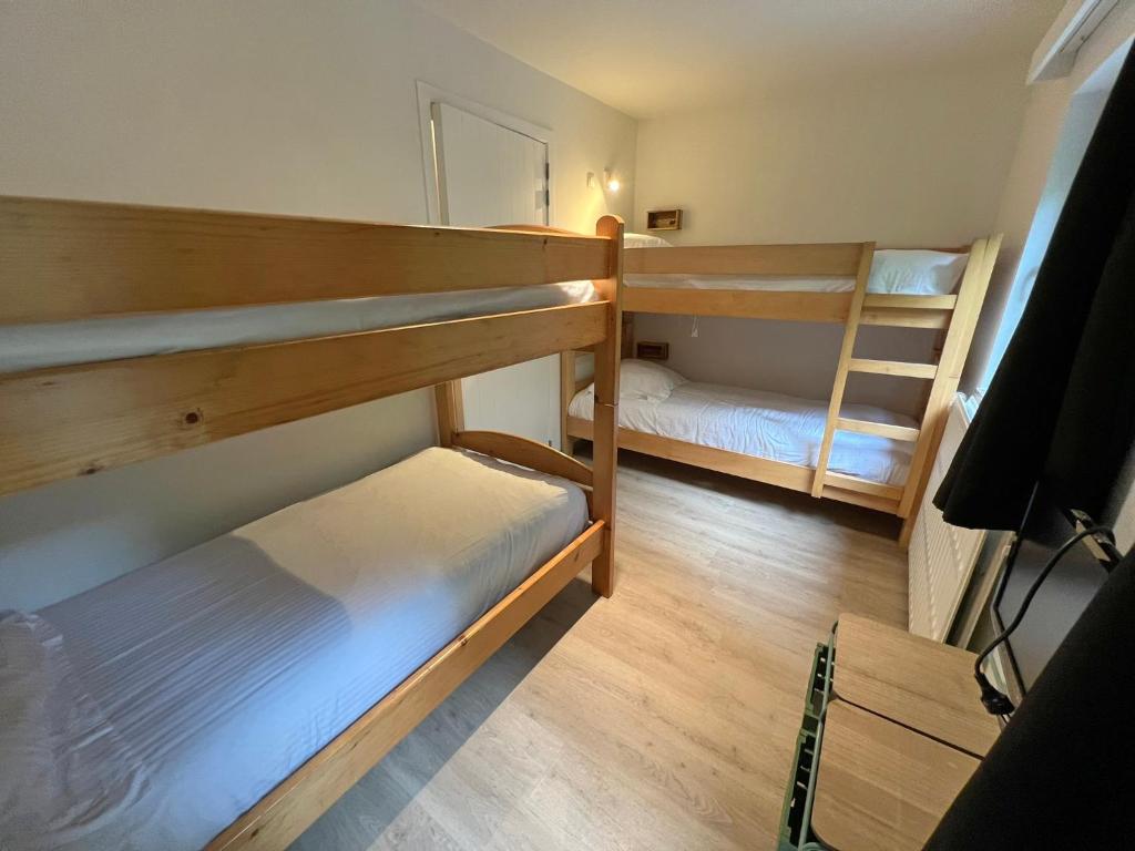 Postel nebo postele na pokoji v ubytování Gite Fond des Vaulx
