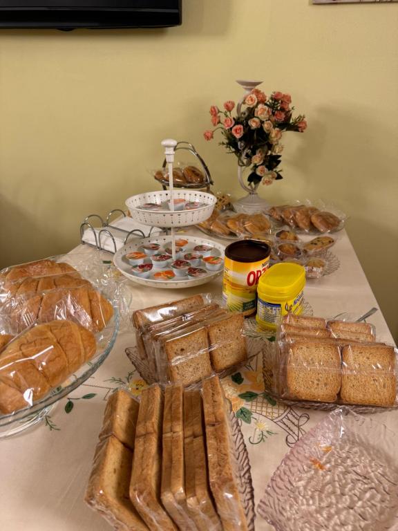 Jedlo v ubytovaní bed & breakfast alebo blízkom okolí