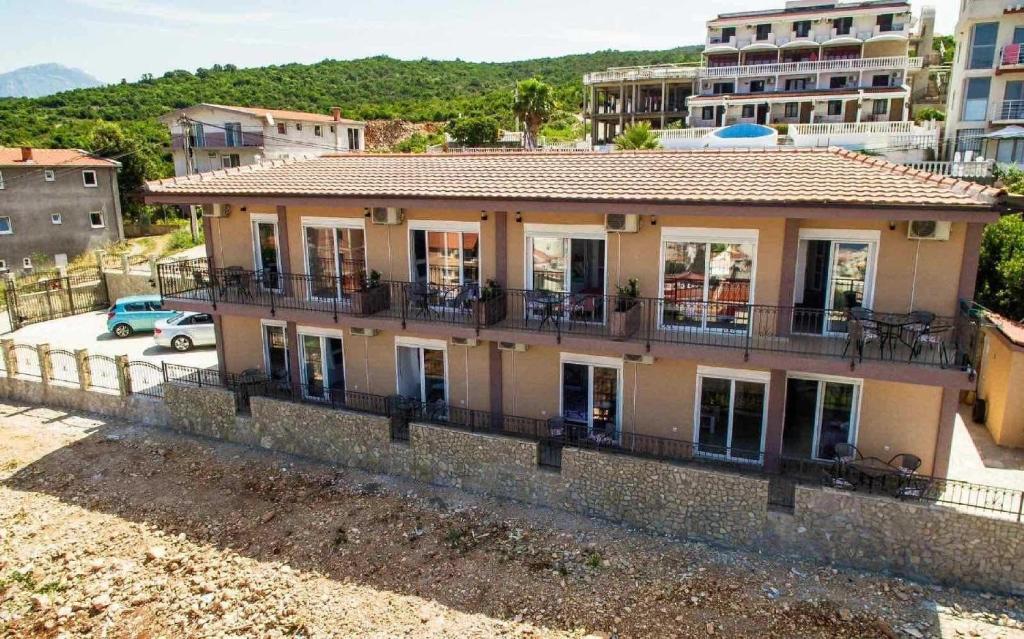 Budova, kde se apartmán nachází