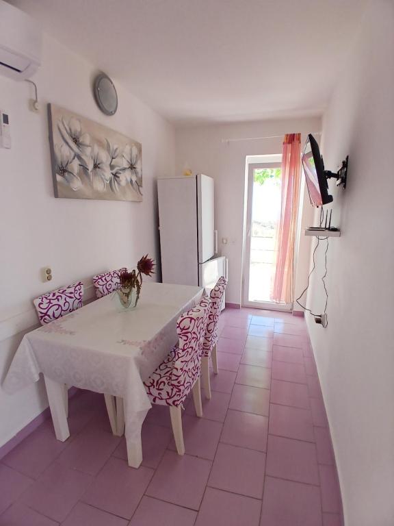 Zdjęcie z galerii obiektu Apartments Neo w mieście Rukavac