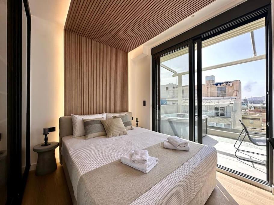 Postel nebo postele na pokoji v ubytování BlueMotion - CruiseNest 6Α