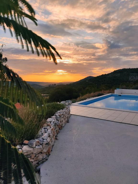 Nespecifikovaný výhled na hory nebo výhled na hory při pohledu z bed and breakfast