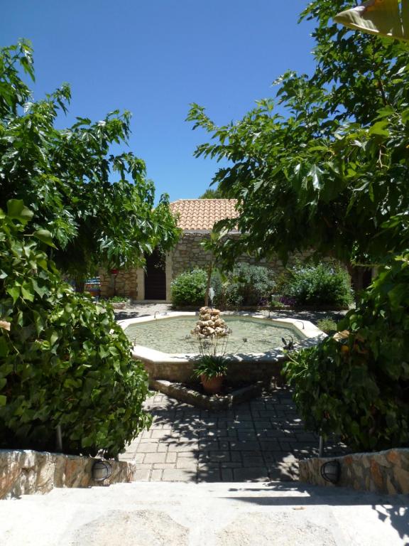 Vonkajšia záhrada v ubytovaní Tsivouli Accommodation