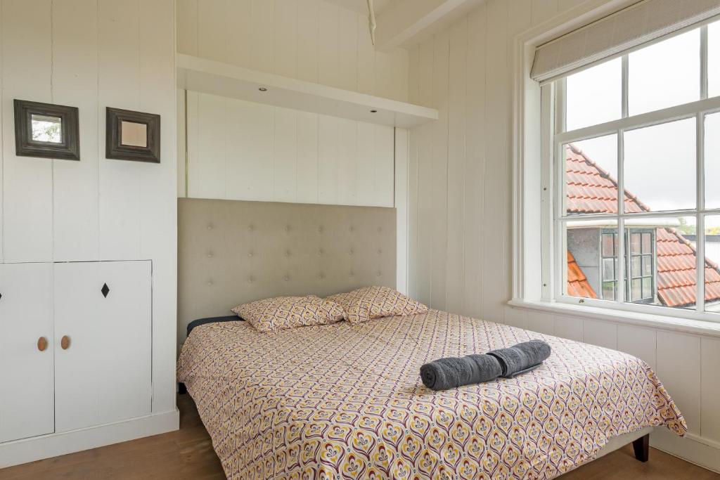 Van Gogh, part of AMS-Boutique Bnb