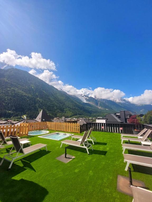 Nespecifikovaný výhled na hory nebo výhled na hory při pohledu z hotelu