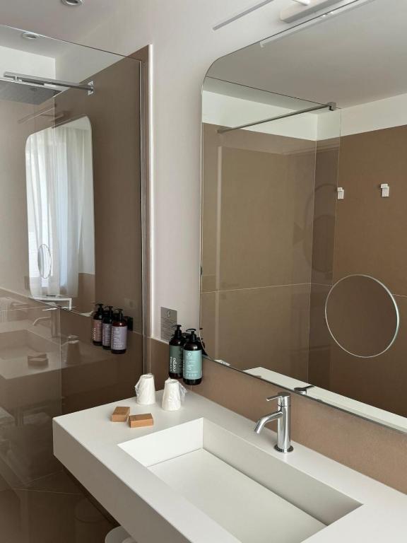 Koupelna v ubytování PRIMO OSTUNI HOTEL