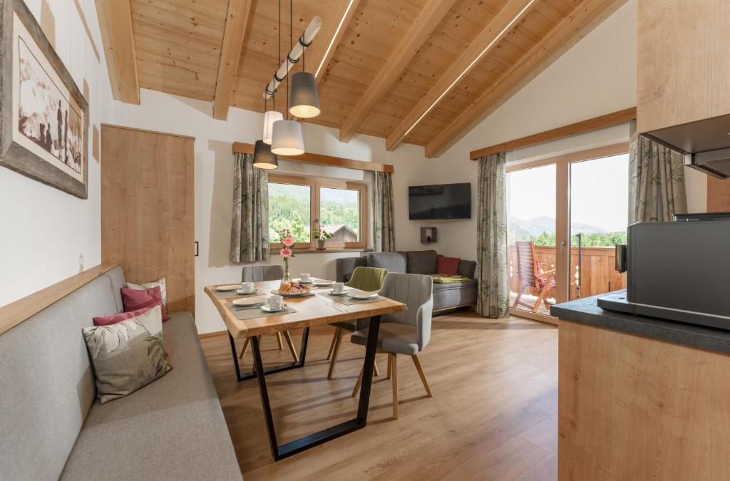 Televízia a/alebo spoločenská miestnosť v ubytovaní Apartments Haufhof , Haus im Ennstal bei Schladming