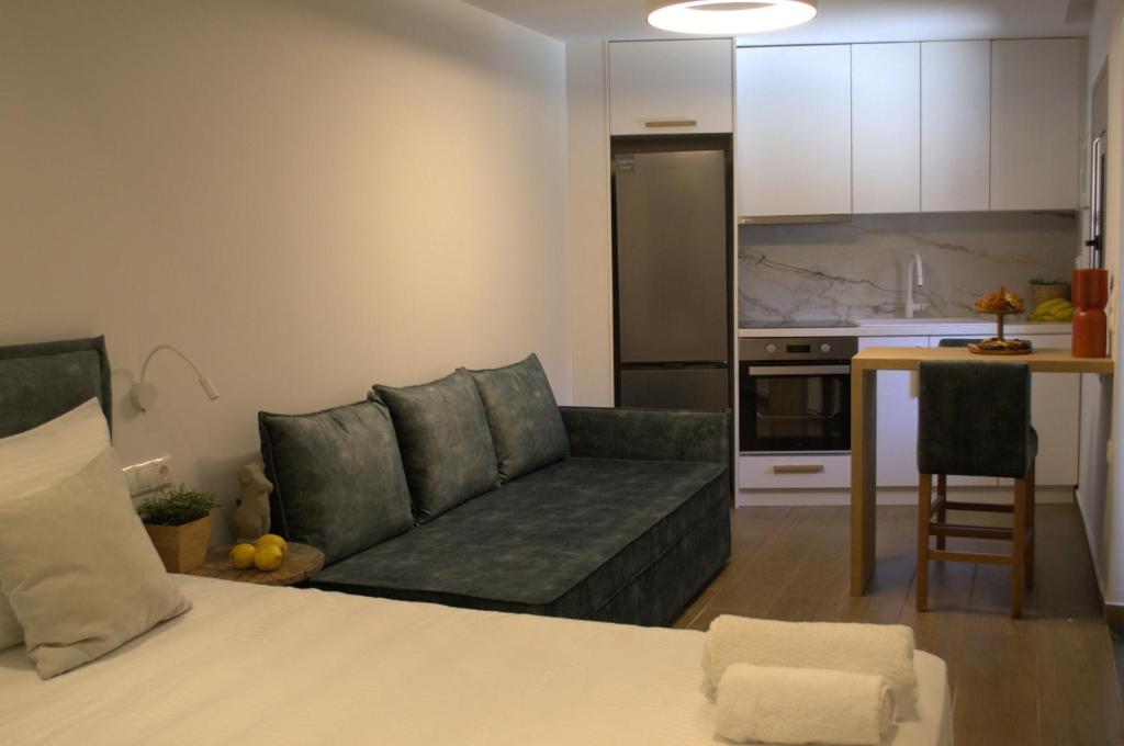 Oniropetra Luxury Suites - Junior Suite