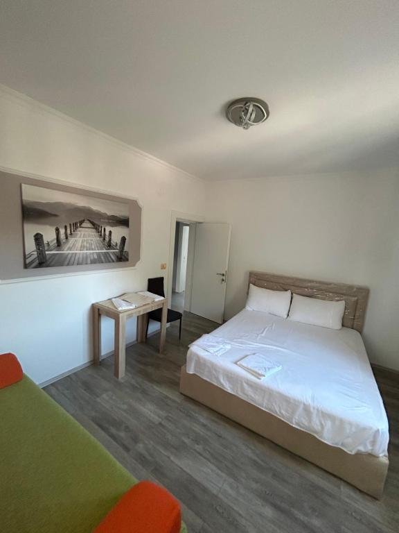 Rúm í herbergi á Daniels Homestay