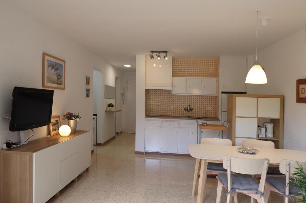Kuchyň nebo kuchyňský kout v ubytování Salouhouses Apartment Cala Crancs