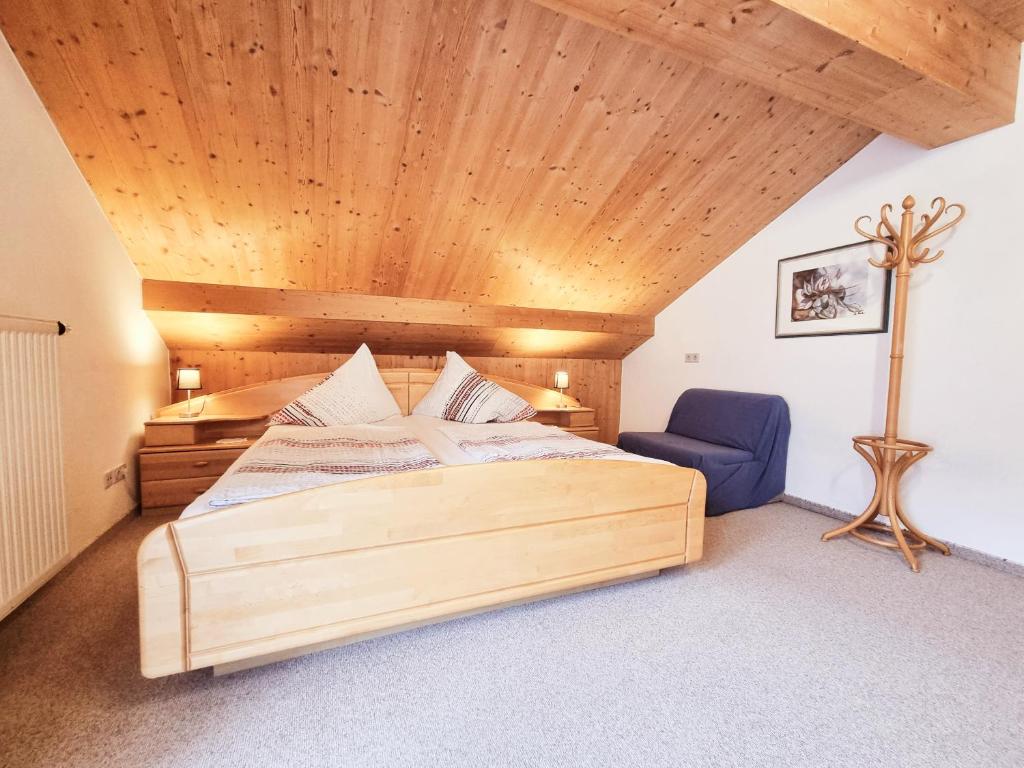 Postel nebo postele na pokoji v ubytování Guesthouse Schoba Typ D
