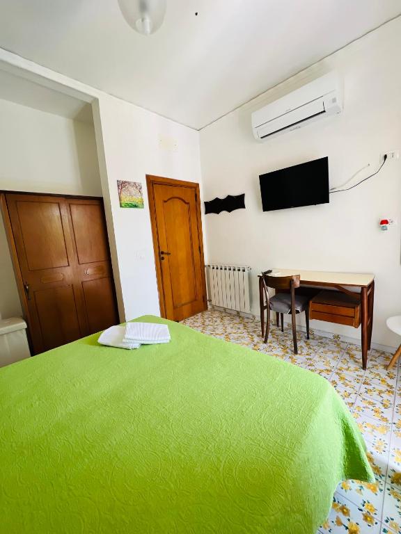 TV a/nebo společenská místnost v ubytování Villa Thomas BB conduzione familiare