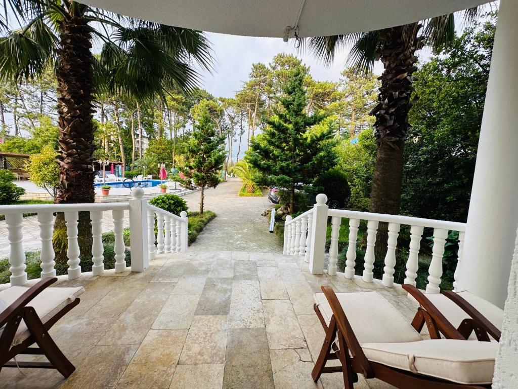 Balkón nebo terasa v ubytování Claude Monet beach hotel