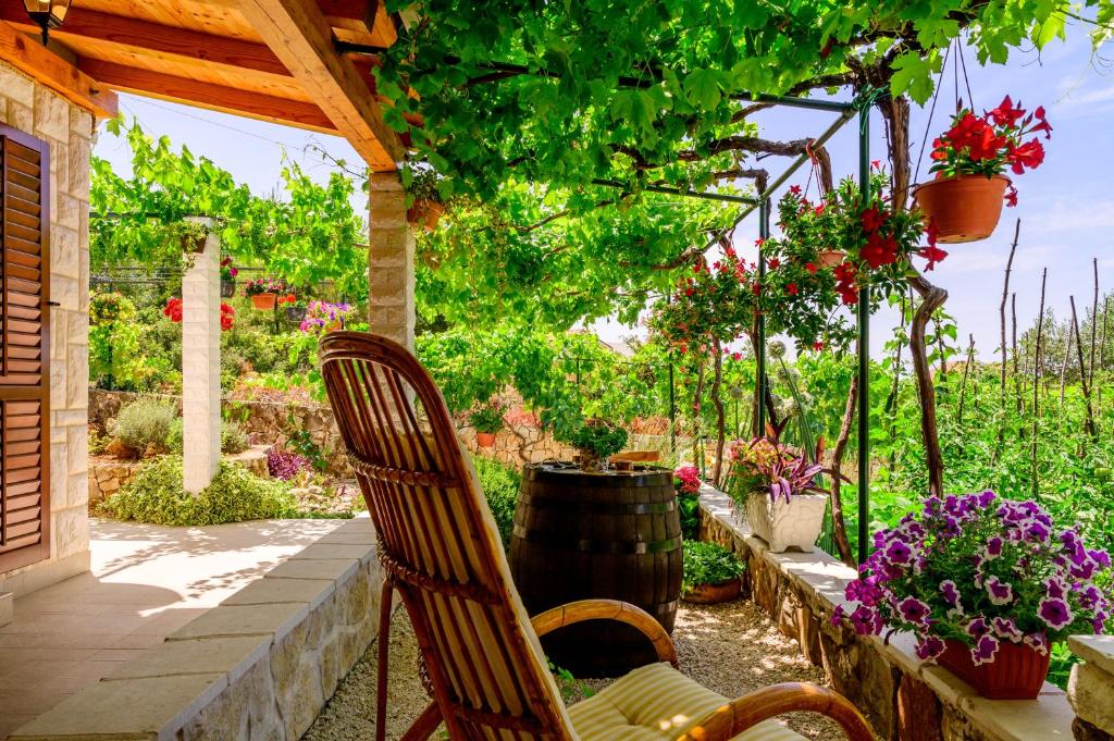 Stone House Apartment