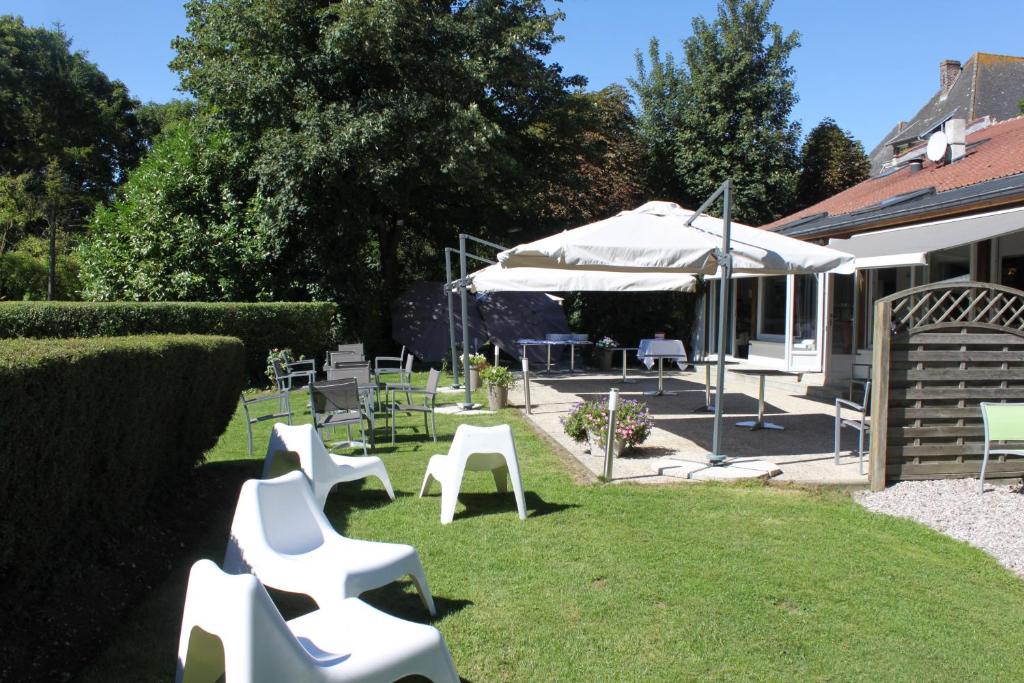 Zahrada ubytování LOGIS Hôtel & Restaurant - Le Manoir de Gavrelle