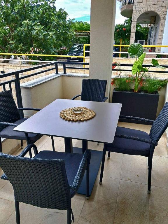 Balkón nebo terasa v ubytování Apartmani Datea