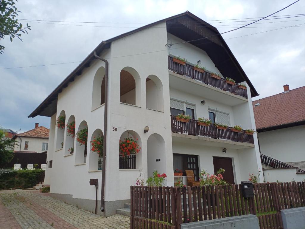 6RoomS BALATON-HÉVÍZ 8380 Hévíz, Kodály Zoltán utca 58 kép - 1