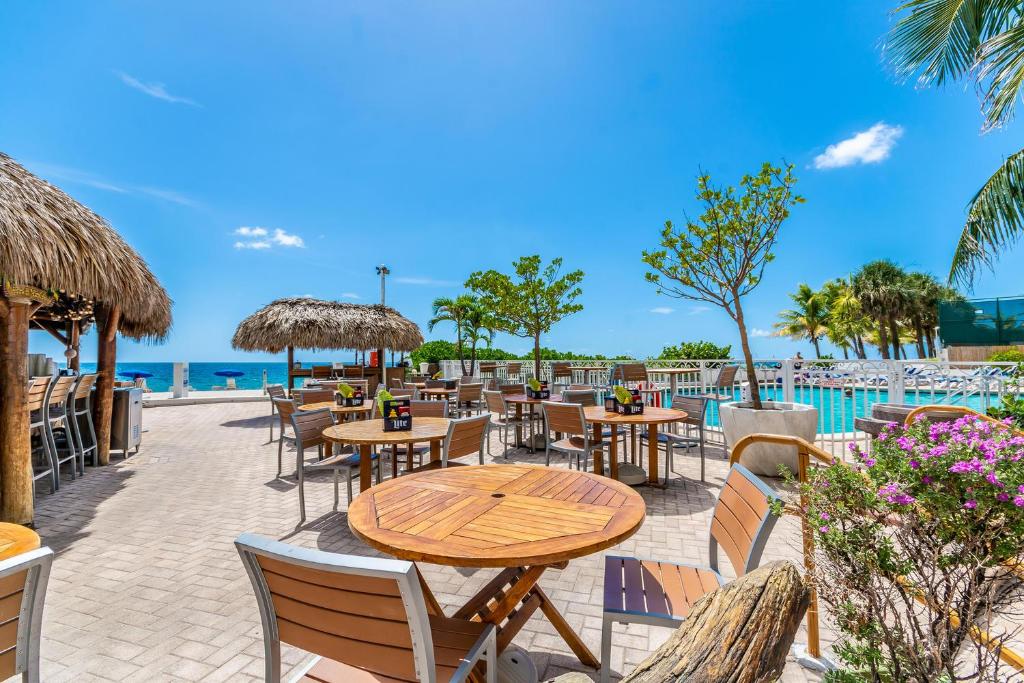 Ocean Manor Apartments, Fort Lauderdale (updated prices 2024)