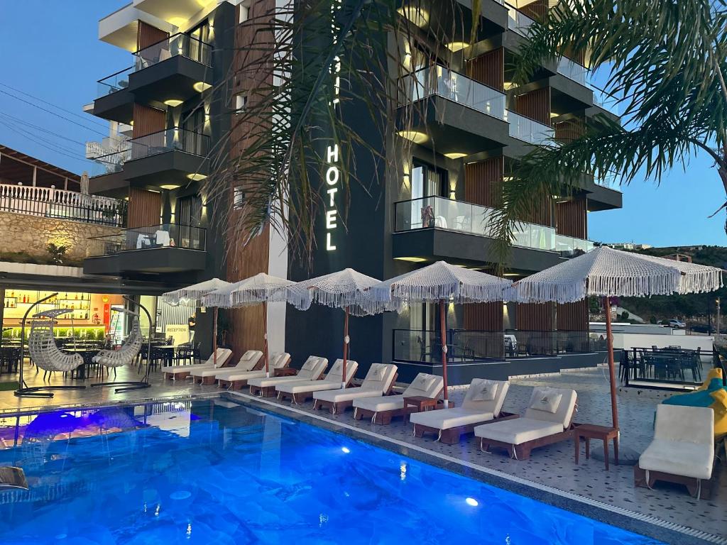 Bazén v ubytování Sunlight Hotel nebo v jeho okolí