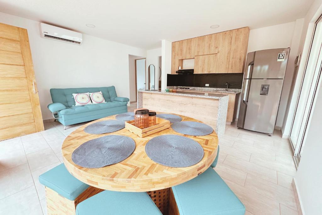 Kuchyň nebo kuchyňský kout v ubytování Cabaña 5 Playa Piso 1- Palmar De Los Vientos-San Bernardo del Viento