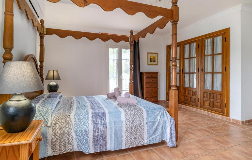 Postel nebo postele na pokoji v ubytování Stunning Home In Chiclana De La Fronter