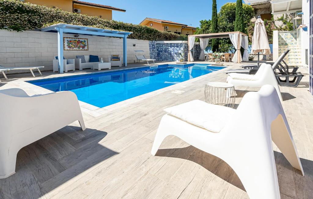The swimming pool at or close to 4 Bedroom Amazing Home In Laura