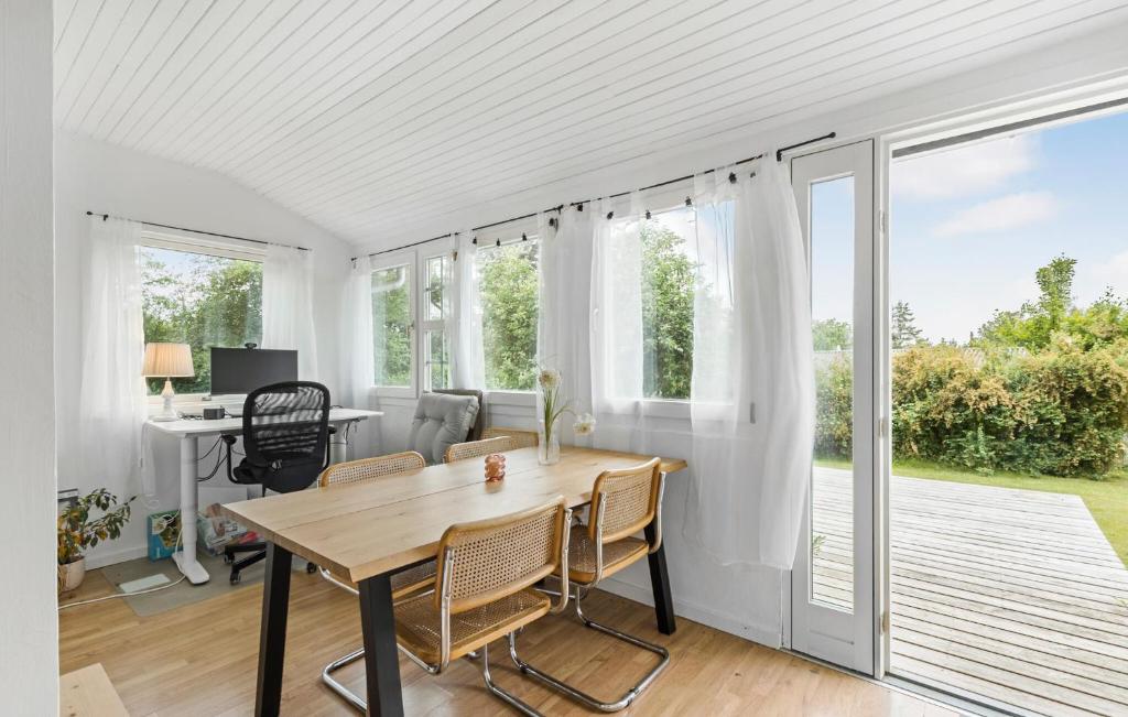 Fotografie z fotogalerie ubytování 2 Bedroom Gorgeous Home In Græsted v destinaci Græsted