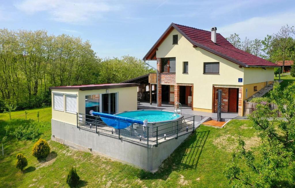 Bazén v ubytování Awesome Home In Zigrovec With Sauna nebo v jeho okolí