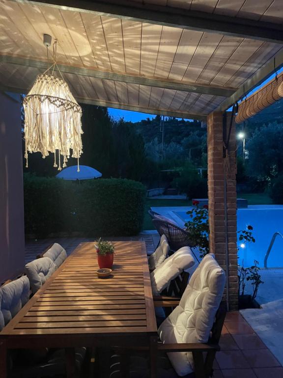 Fotografie z fotogalerie ubytování Gialos Villas 1-2 With a Private Pool v destinaci Mikros Gialos