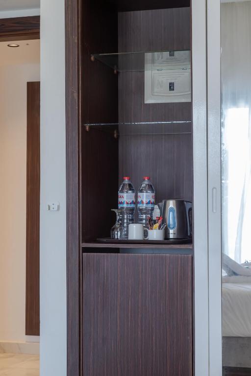 Kuchyň nebo kuchyňský kout v ubytování Nordlicht Hotel Marina Al Alamein