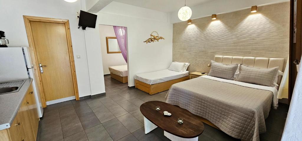 Efrosini Hotel Apartments & Studios - 17