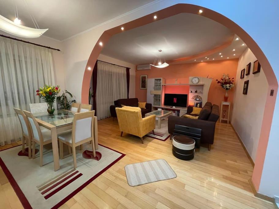 Zona d'estar a Zee's Lux Central Spot