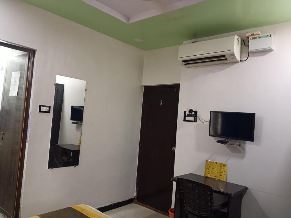 Prakrathi Residency - Luxe Tweepersoonskamer