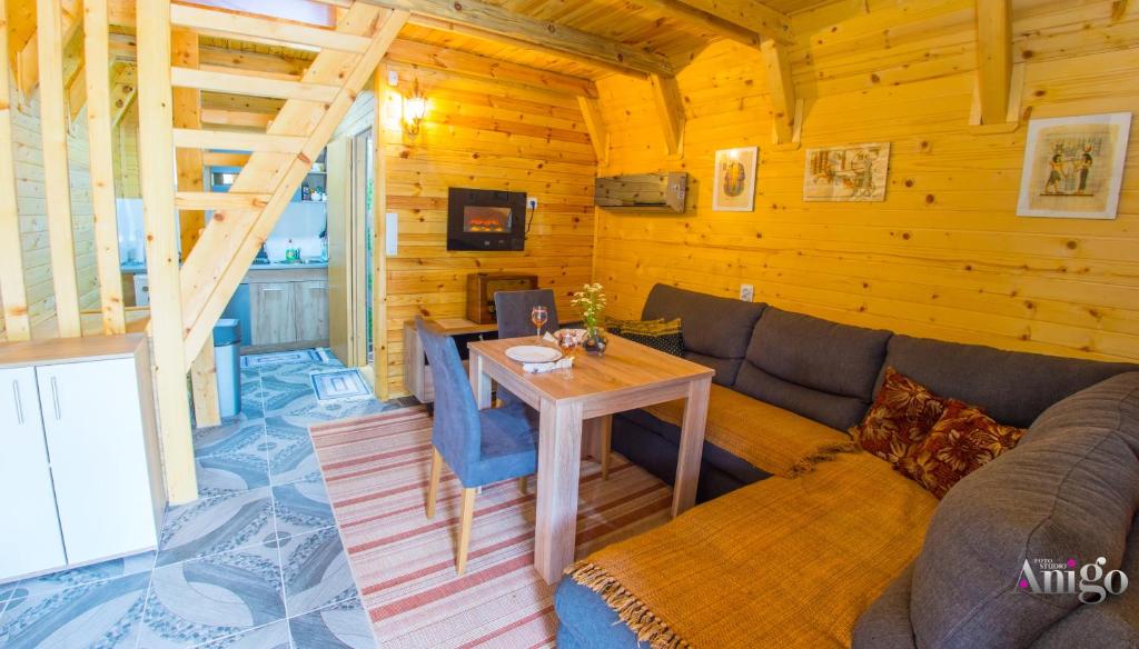 Pyramid Energy House - One-Bedroom House