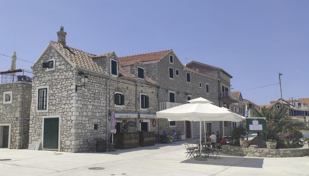 Budova, kde se apartmán nachází