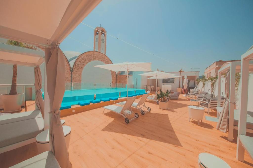 Bazén v ubytování Cleros Sky Lounge nebo v jeho okolí