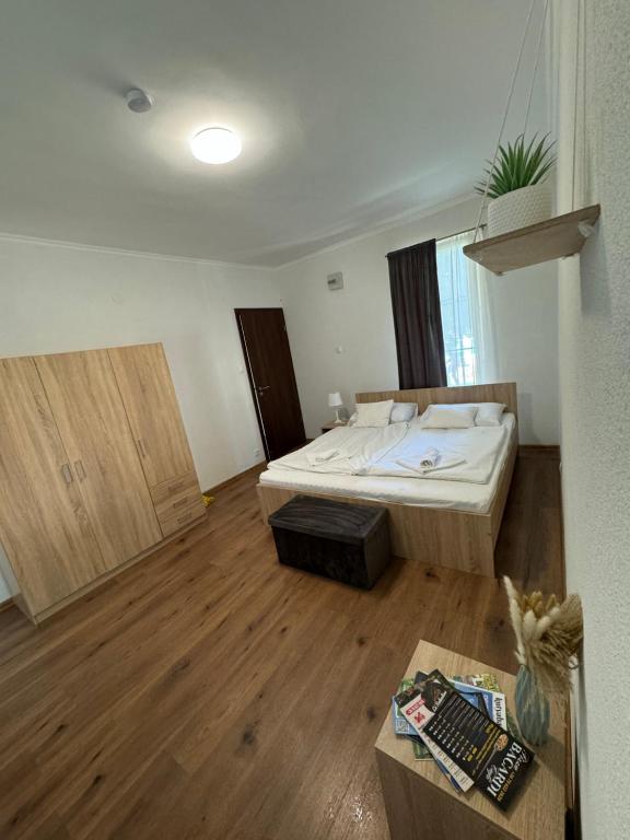 Posteľ alebo postele v izbe v ubytovaní Bláthy Apartman