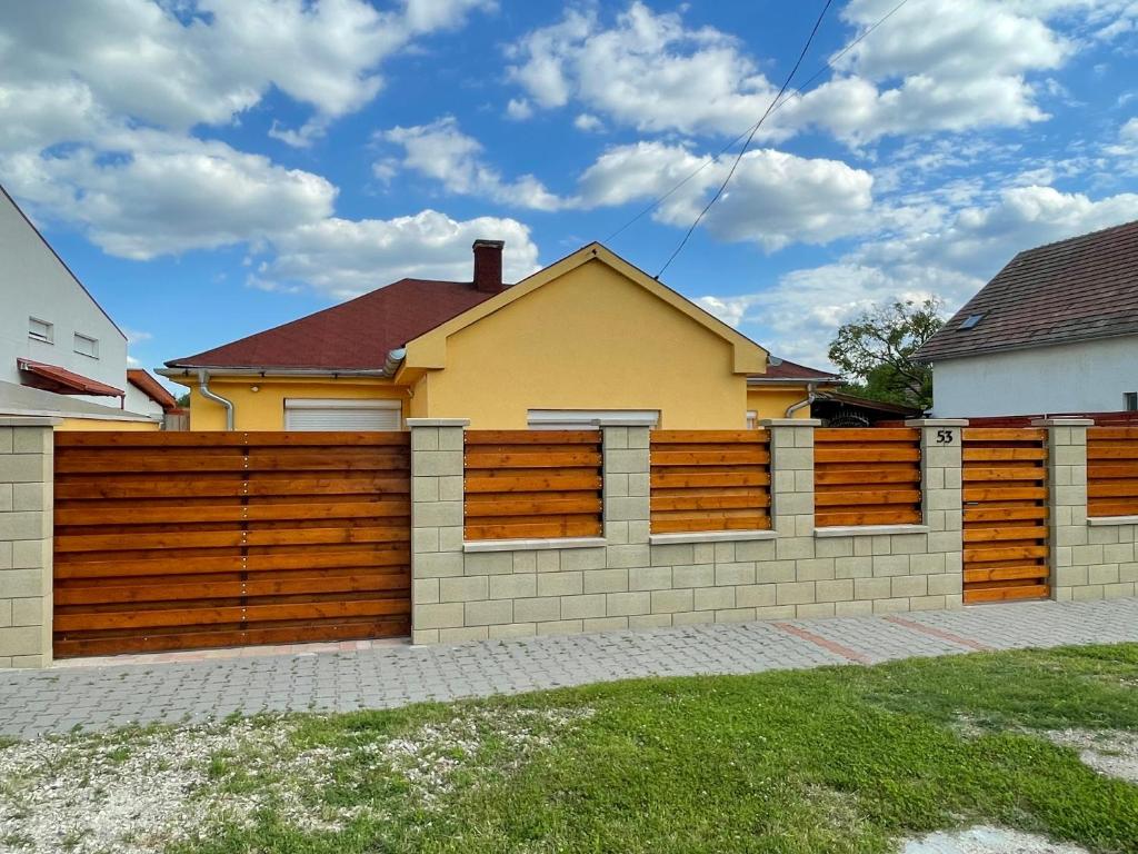 Apartman A53 8600 Siófok, Aradi vértanúk útja 53 kép - 1