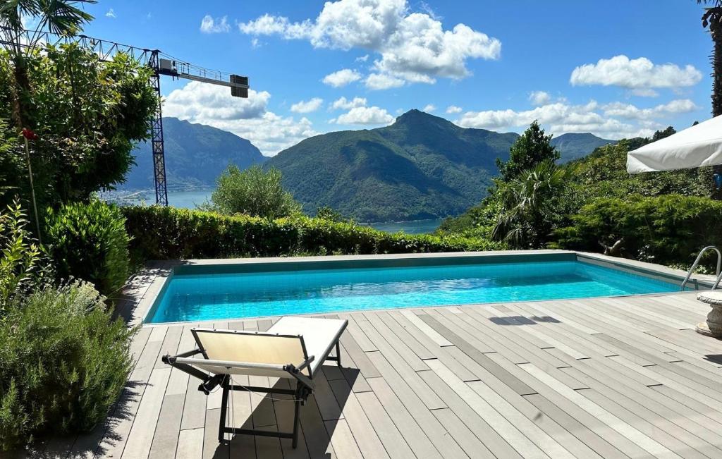 Villa Martino pool and lake view - Resim 1