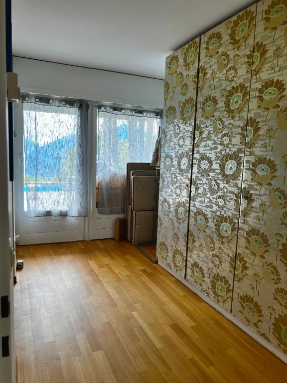 Villa Martino pool and lake view - Resim 13