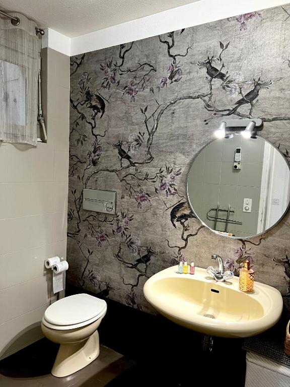 Villa Martino pool and lake view - Resim 3