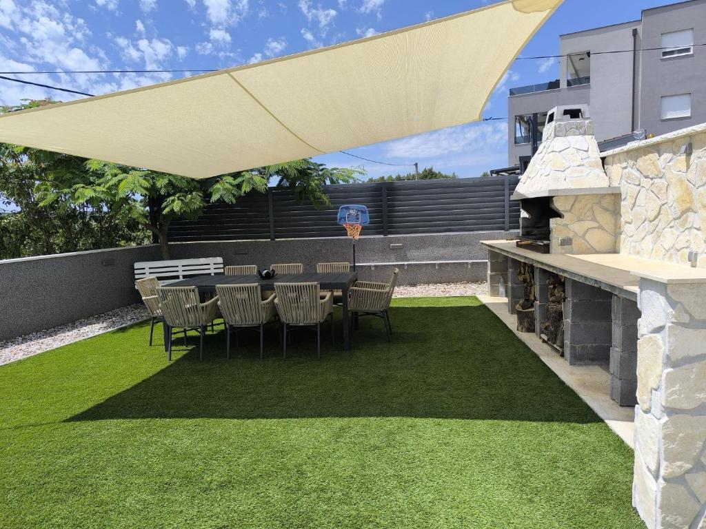 Patio alebo iná vonkajšia časť ubytovania Villa Valf