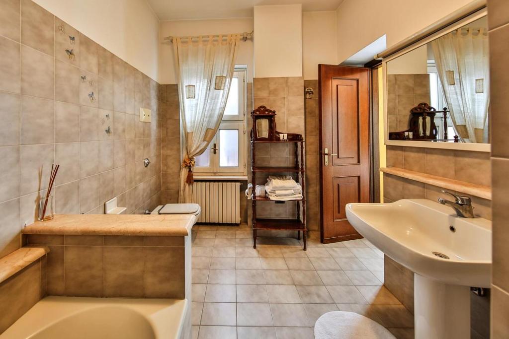 Koupelna v ubytování Trattoria Milani