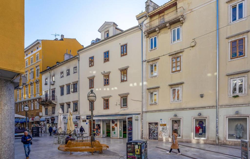 Nabolaget omkring lejligheden eller i nærheden