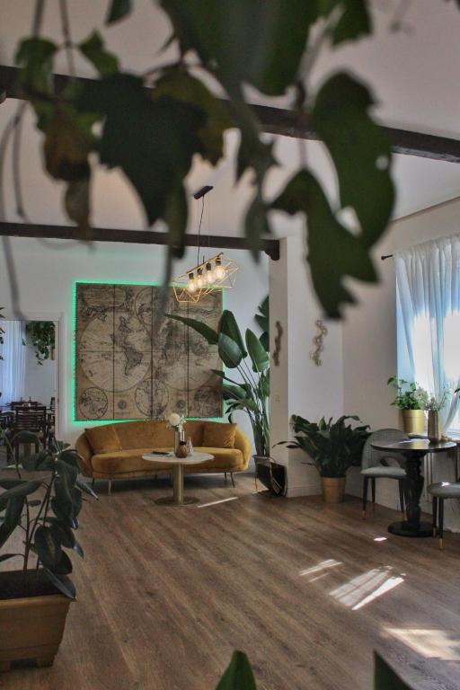 Posezení v ubytování Domino Hotel