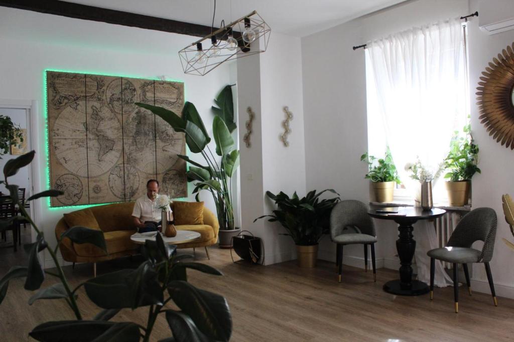 Posezení v ubytování Domino Hotel