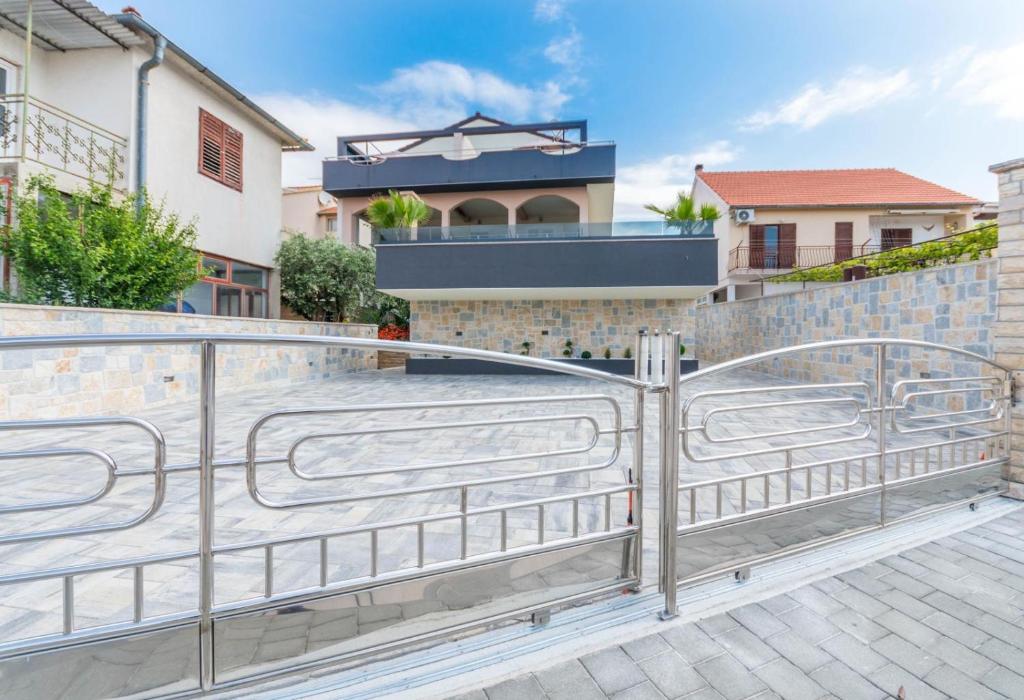 Apartments Rada