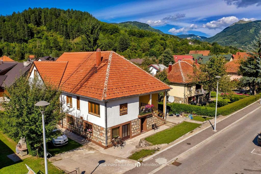 Nespecifikovaný výhled na hory nebo výhled na hory při pohledu z apartmánu