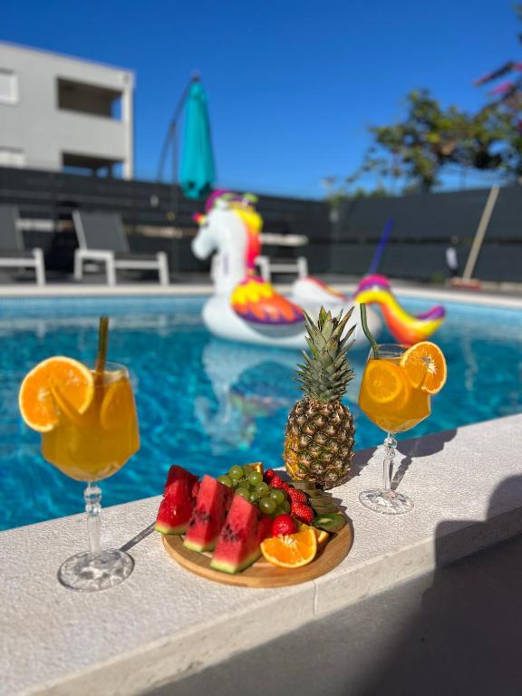 Bazén v ubytovaní Apartment Marija 1 seaview alebo v jeho blízkosti