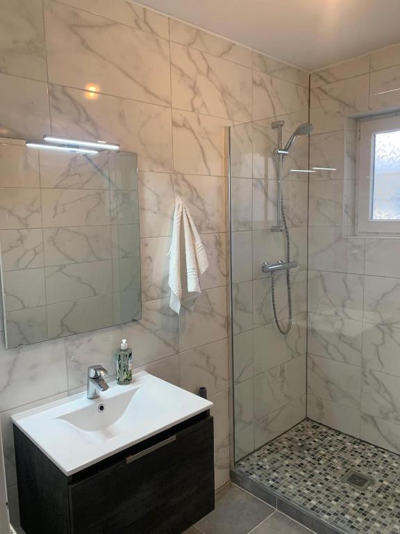 Appartement en face de la gare de St-Louis – photo 3